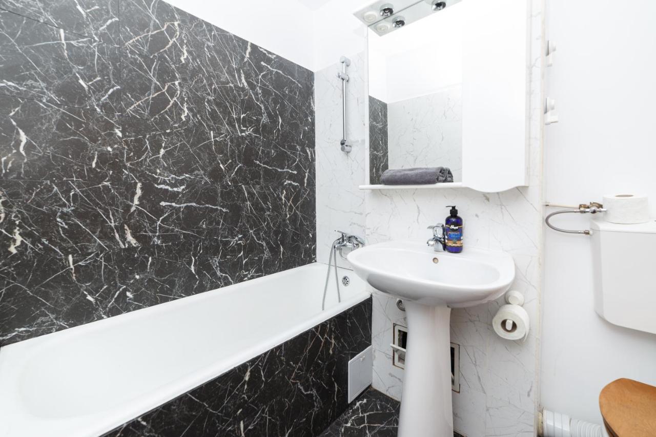 Color Ap Calea Victoriei 12C Apartment Bucharest Luaran gambar