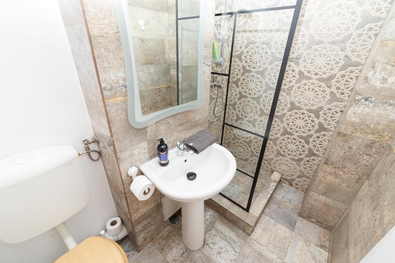 Color Ap Calea Victoriei 12C Apartment Bucharest Luaran gambar